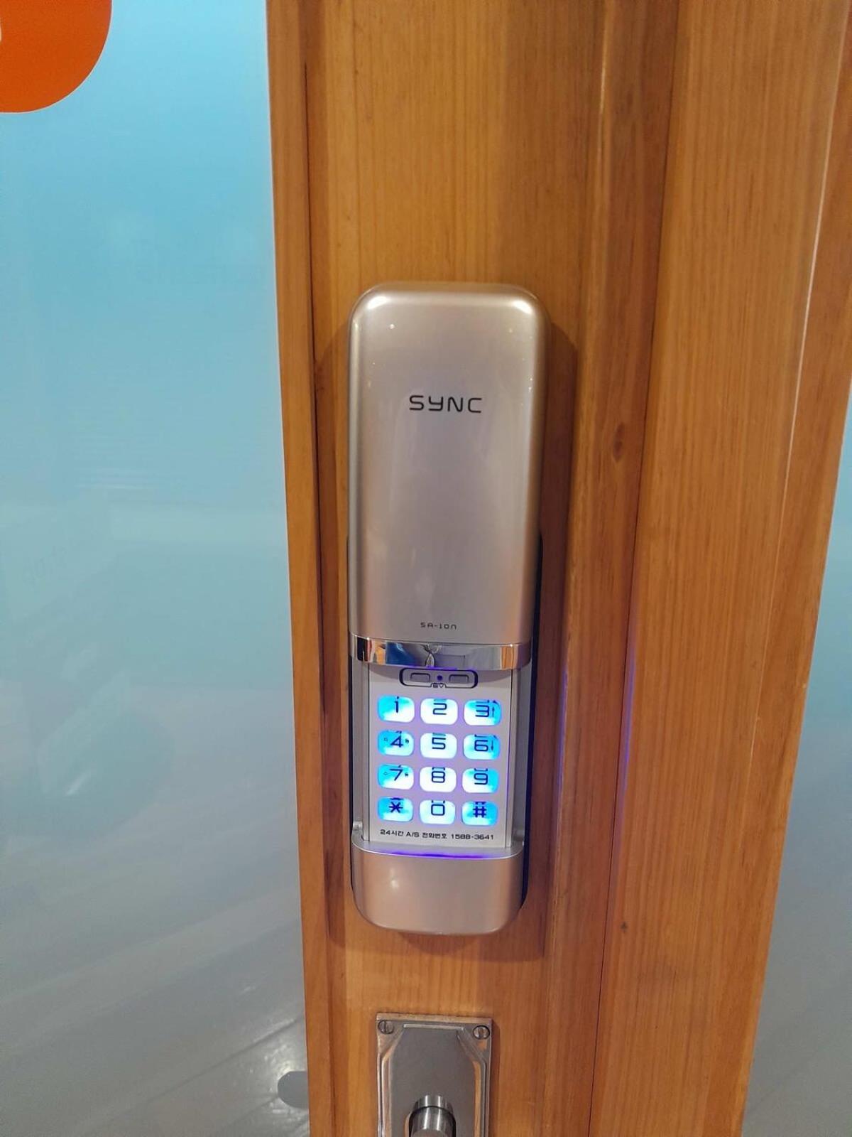 Lovely Bright Apartment With Balcony Pool And Gym Auckland Ngoại thất bức ảnh